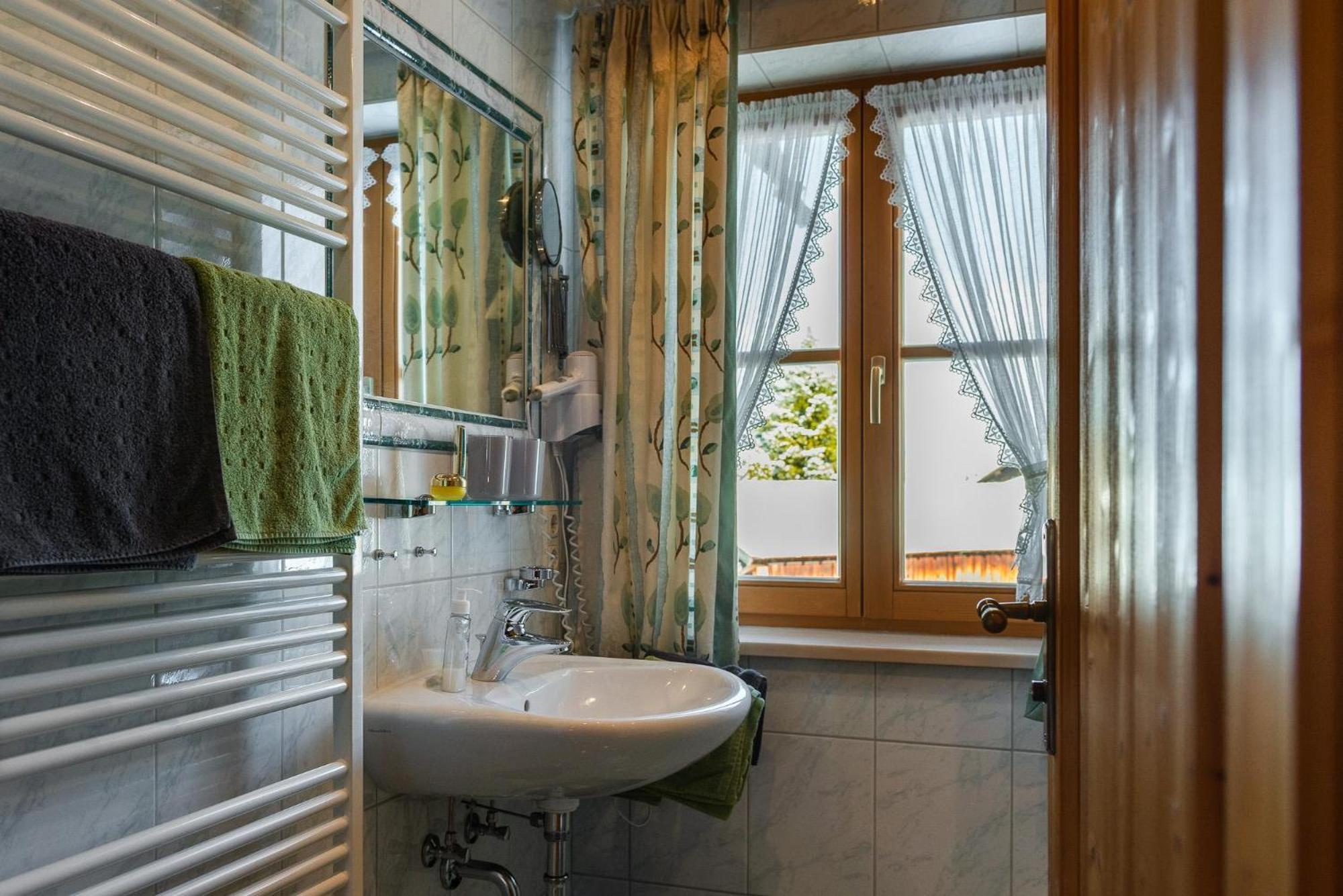 Gaestehaus Alpenparadies Krun Ngoại thất bức ảnh